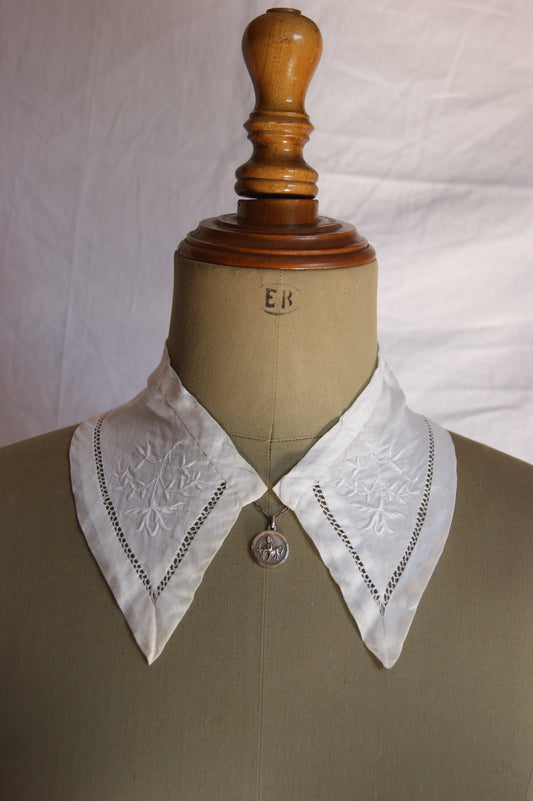 Antique Hand-Embroidered Cotton Collar with Floral Whitework