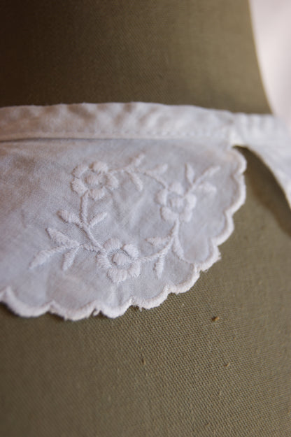 1920s Hand-Embroidered Cotton Peter Pan Collar with Scalloped Edges